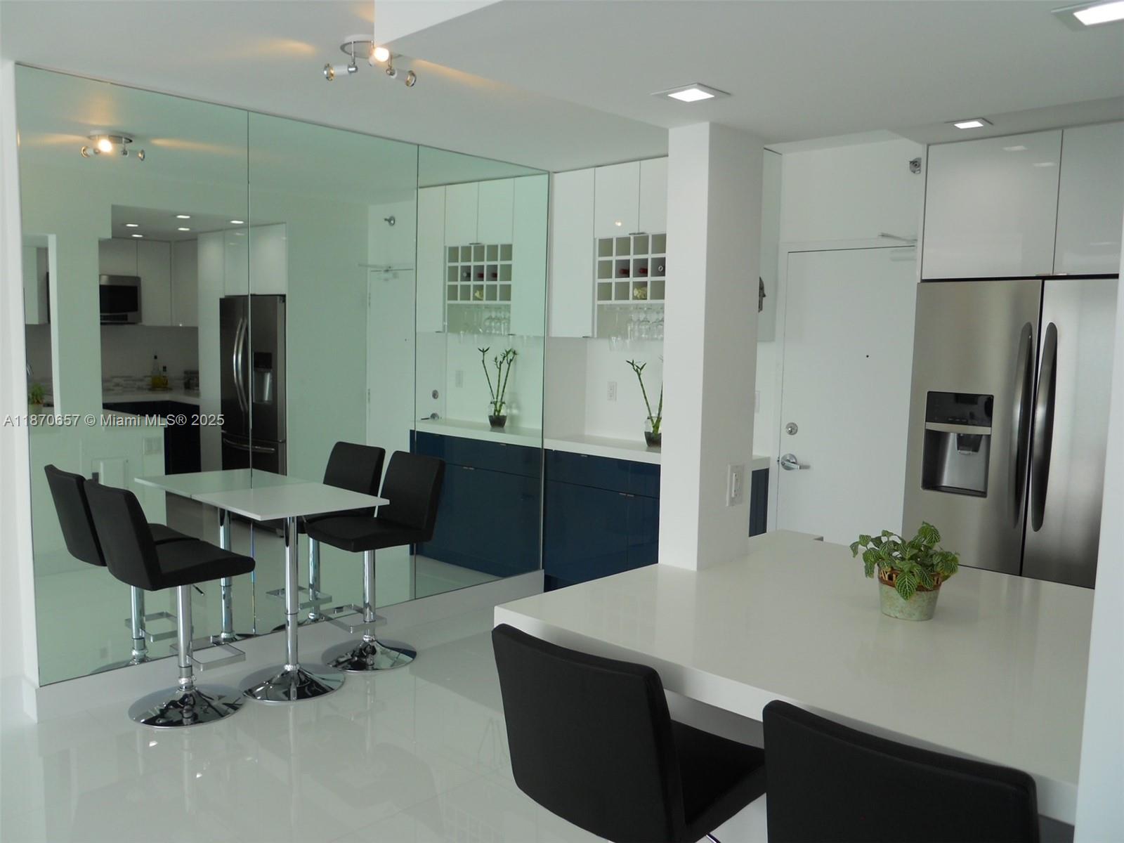 MIRADOR 1000 CONDO - Residential