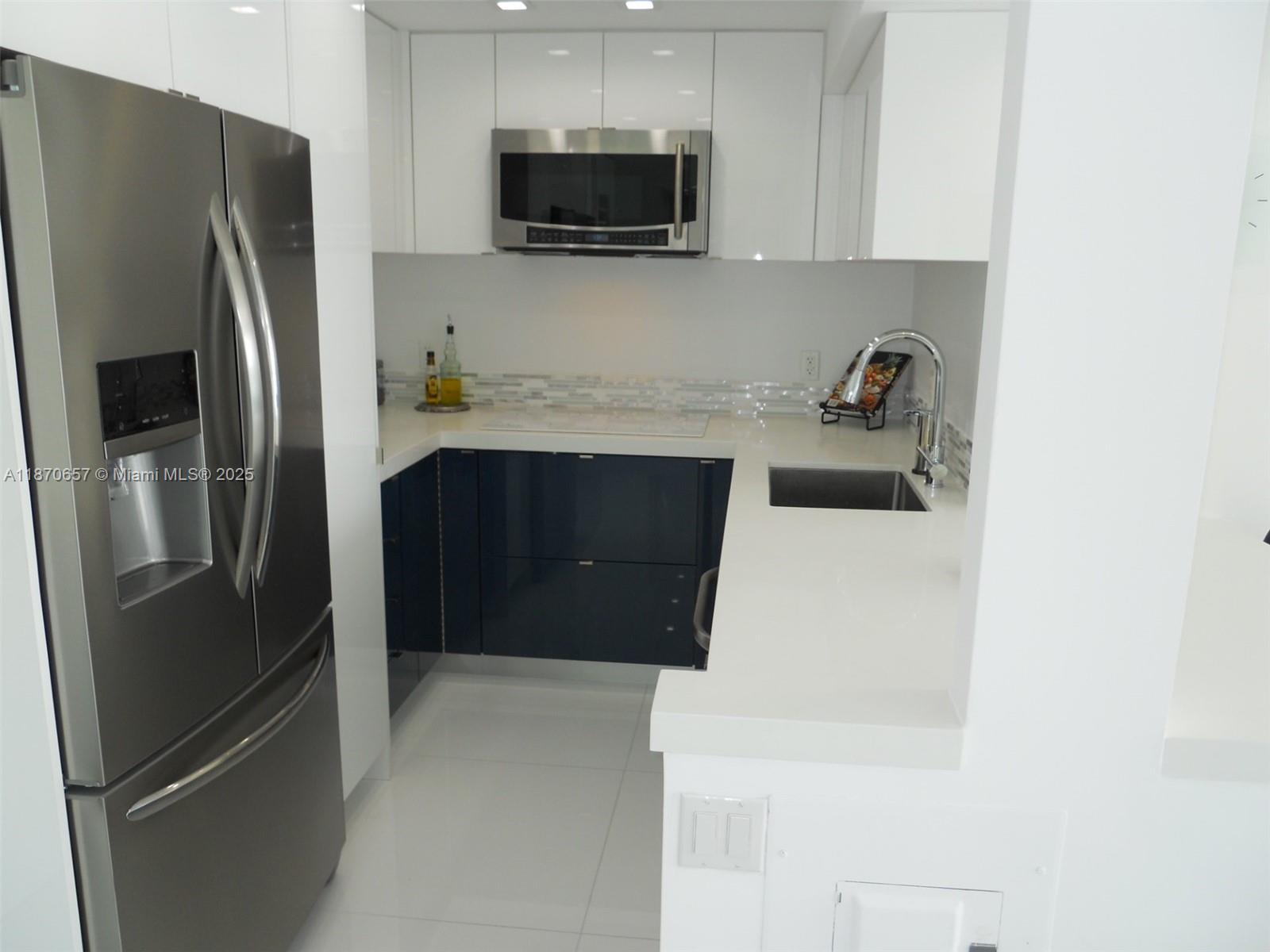 MIRADOR 1000 CONDO - Residential