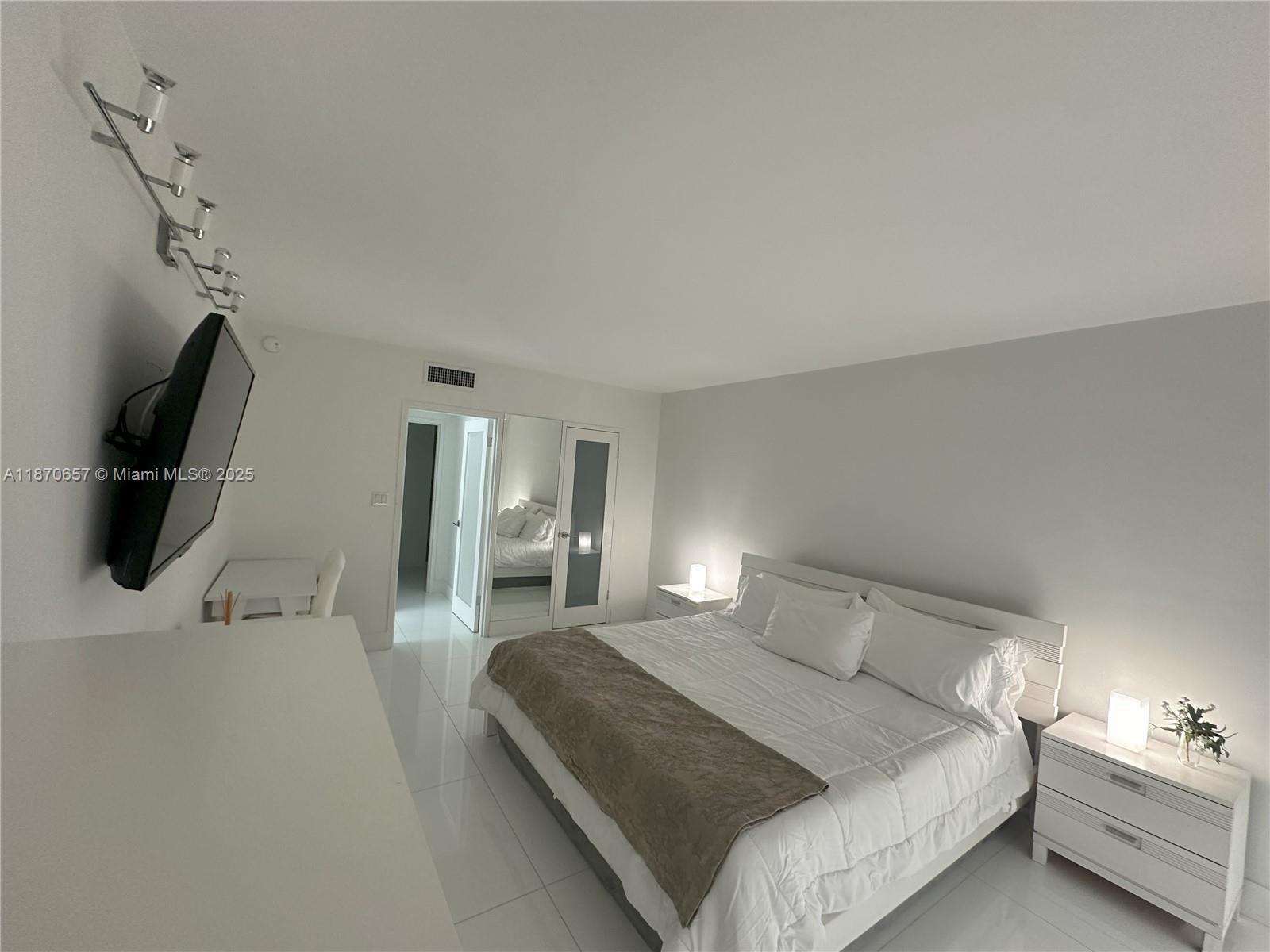 MIRADOR 1000 CONDO - Residential