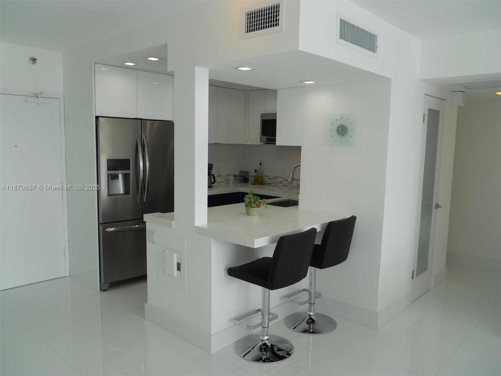 MIRADOR 1000 CONDO - Residential