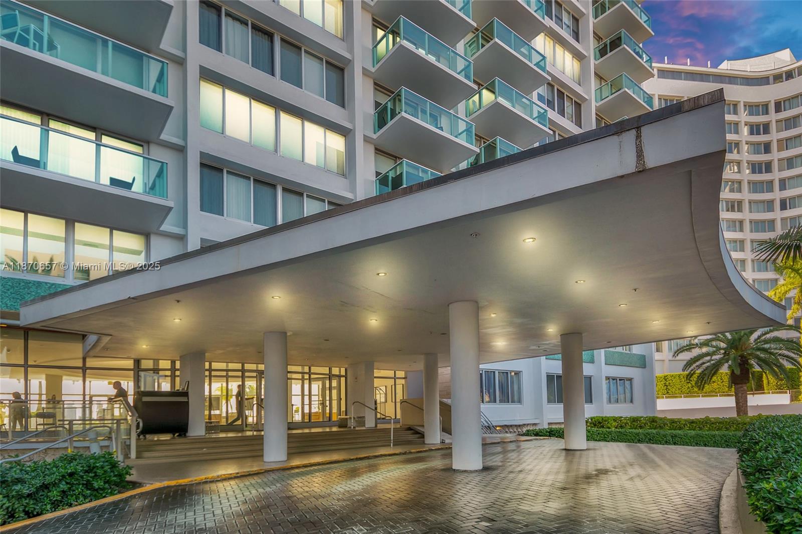 1000 West Ave 1514