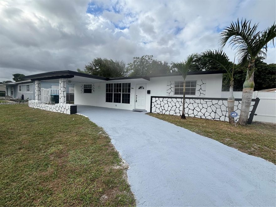 Beautiful home available for rent in the Boulevard Heights community in Pembroke Pines, 3 bedrooms, 2 bathrooms, a living room, dining room, plus a family room. perfect for family time, guests, office, and anything that you need in a home. Open Kitchen and a laundry storage room. On this home, you will find everything that you need for your family to be comfortable and close to all the excitement that this area offers, plus easy access to I-95, Turnpike, Fort Lauderdale airport, and schools. The backyard is perfect for barbecues and sharing time with family and friends.  Call for an appointment!