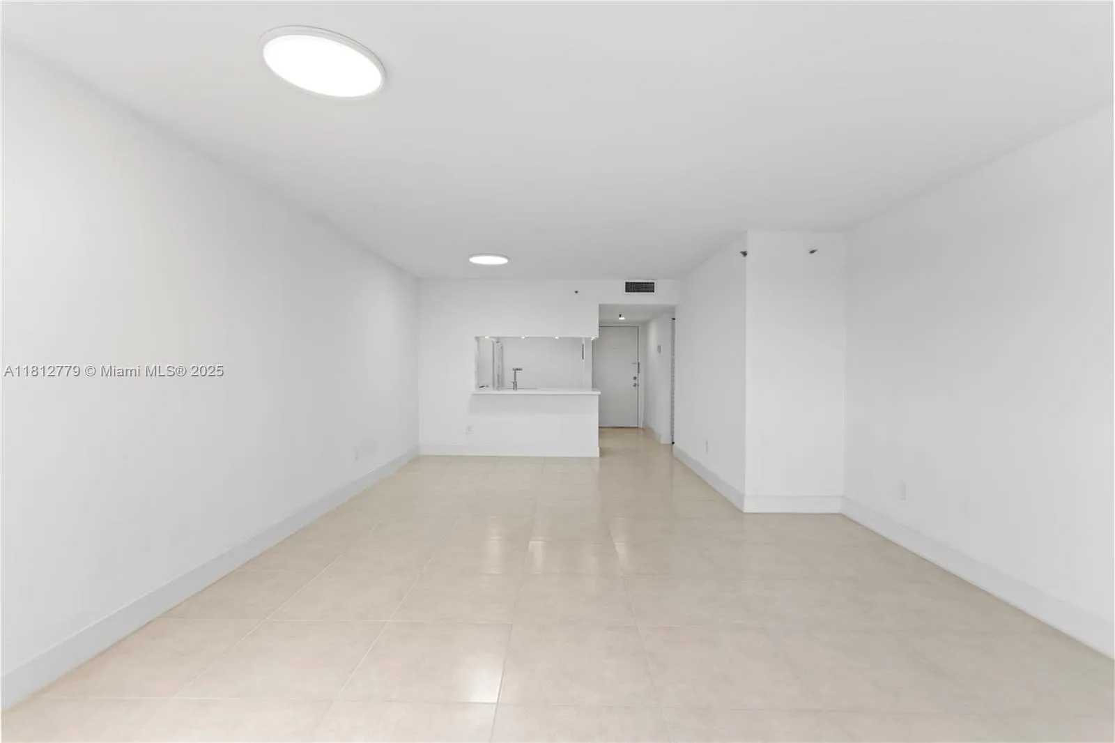 Miami, Florida 33179, United States, 1 Bedroom Bedrooms, ,2 BathroomsBathrooms,Residential,Active,140711