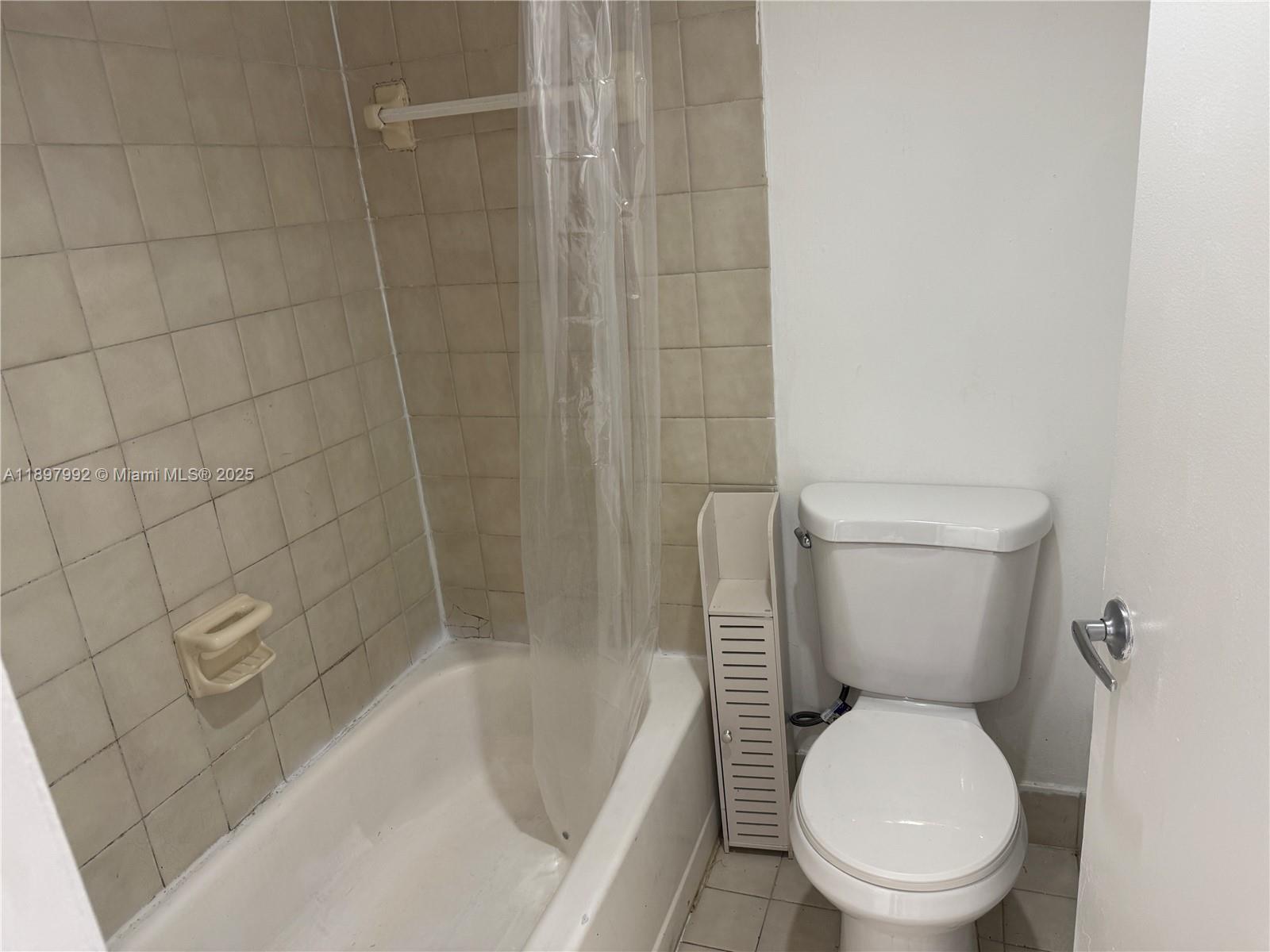 VERABELLA FALLS CONDO - Residential Lease