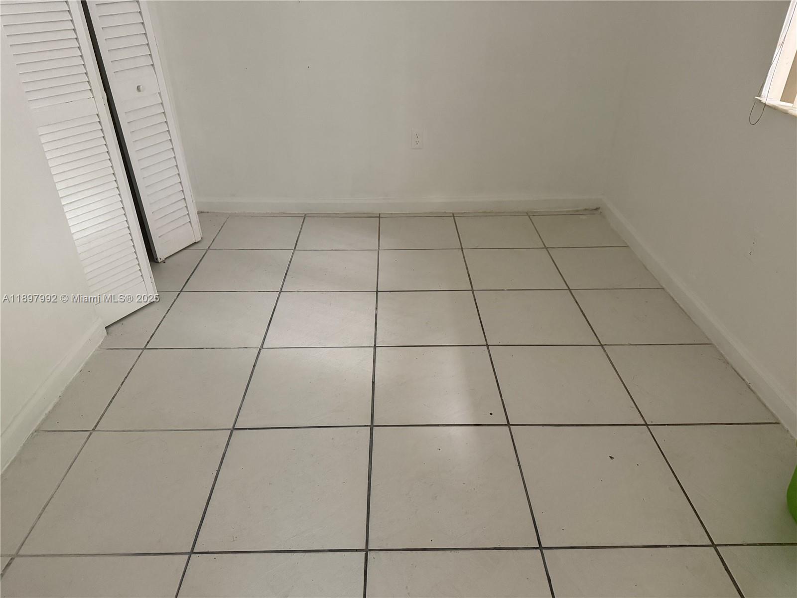 VERABELLA FALLS CONDO - Residential Lease
