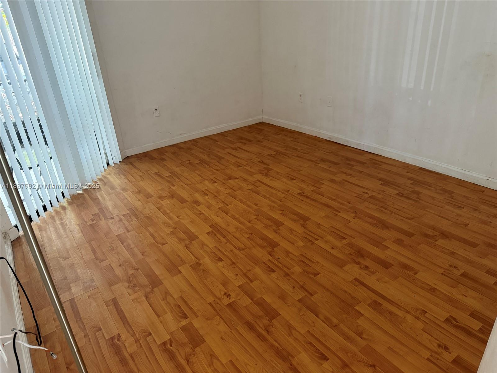 VERABELLA FALLS CONDO - Residential Lease