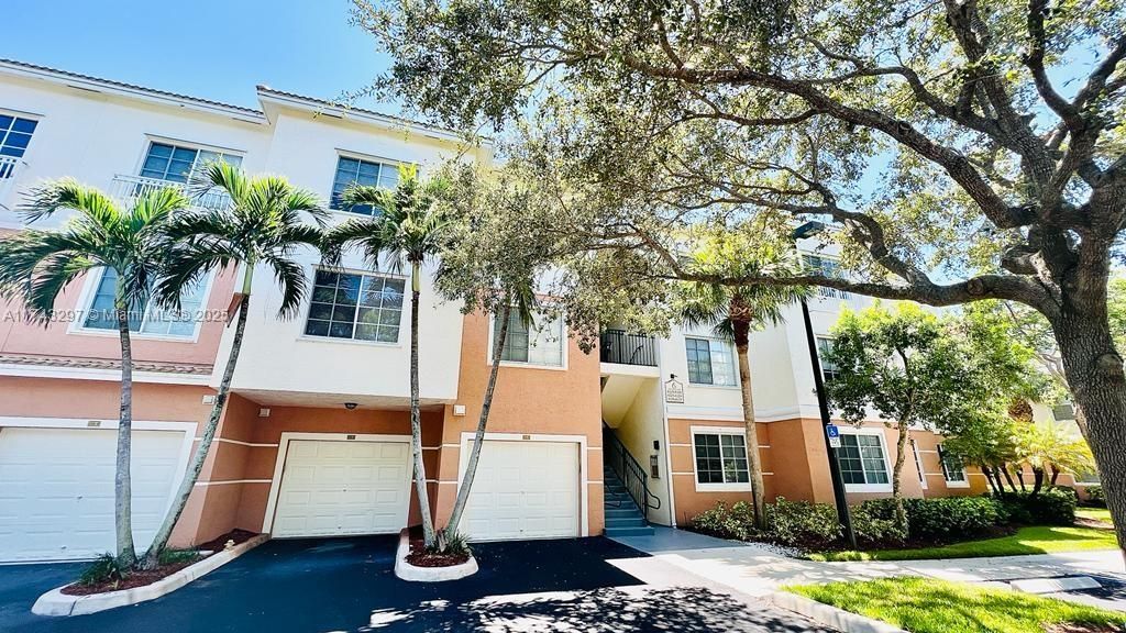 Photo of 6306 W Myrtlewood Cir W #6306, Palm Beach Gardens, FL 33418 (MLS # A11743297)