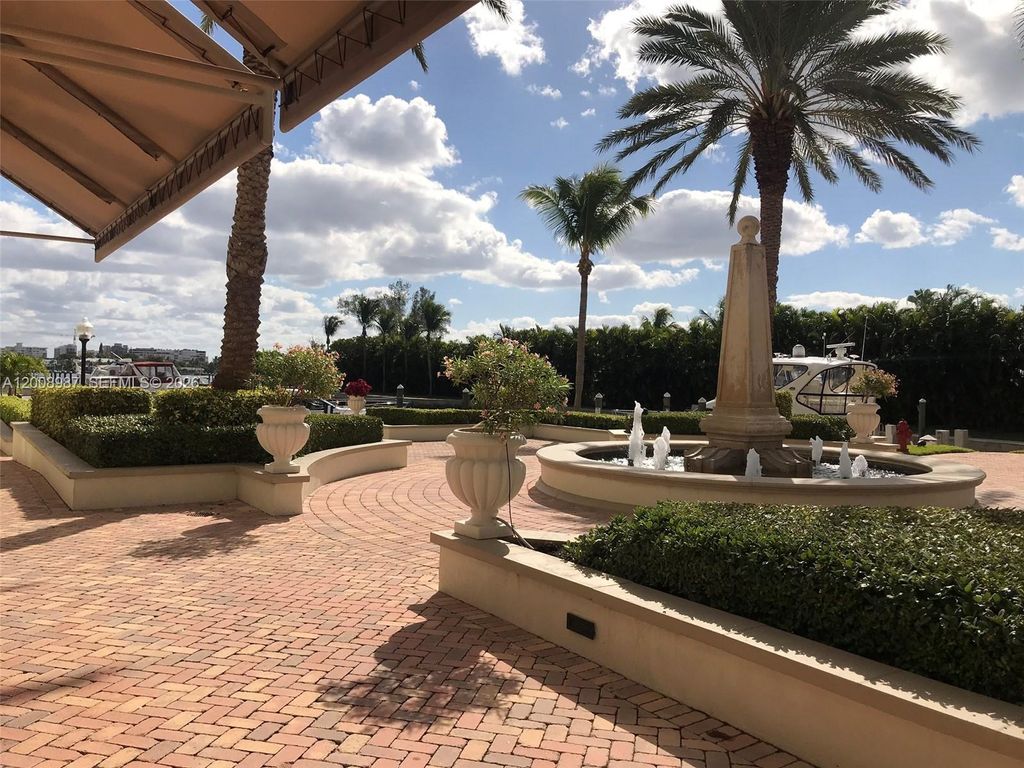 Photo of 804 E Windward Way #522, Lantana, FL 33462 (MLS # A12008987)