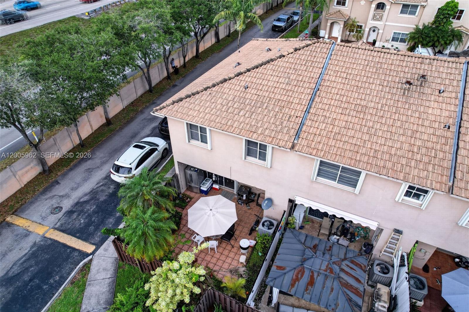 PASEOS AT MIAMI LAKES - Residential