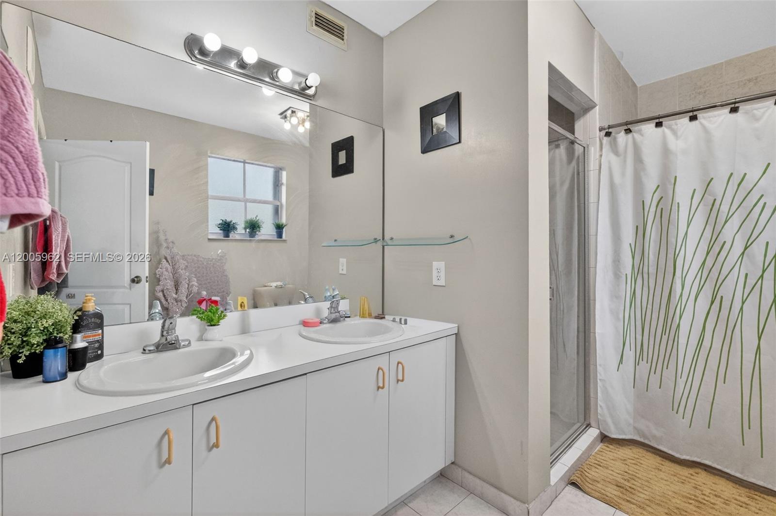 PASEOS AT MIAMI LAKES - Residential