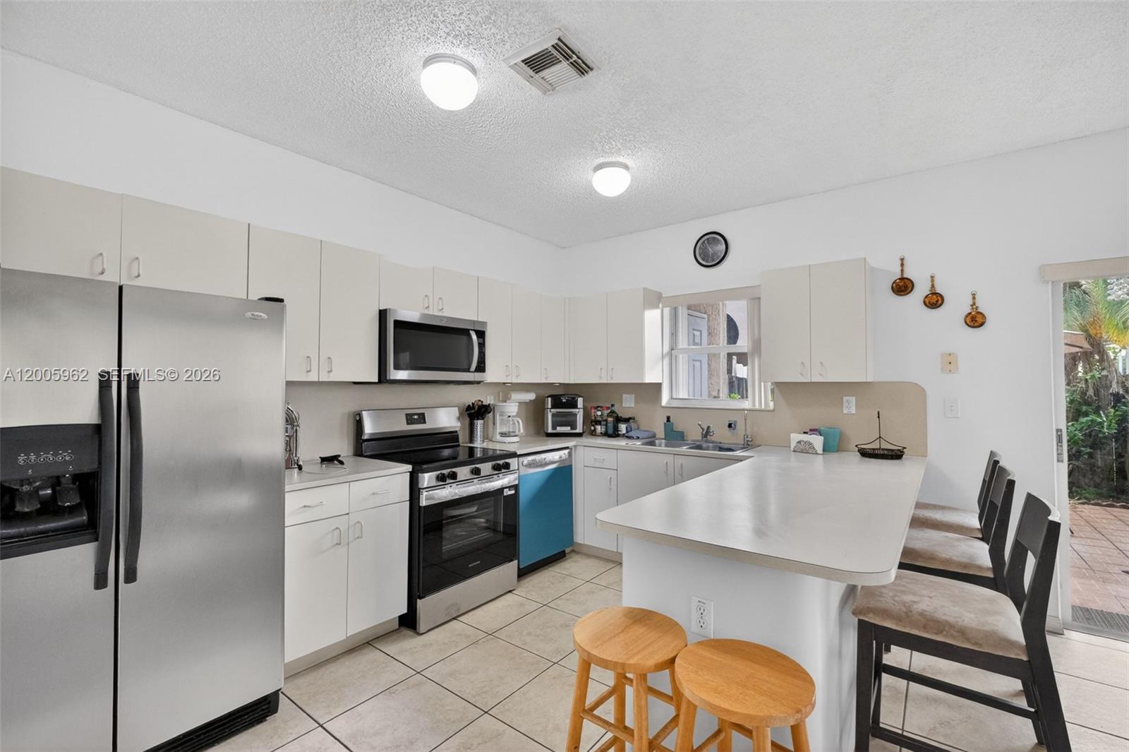 PASEOS AT MIAMI LAKES - Residential