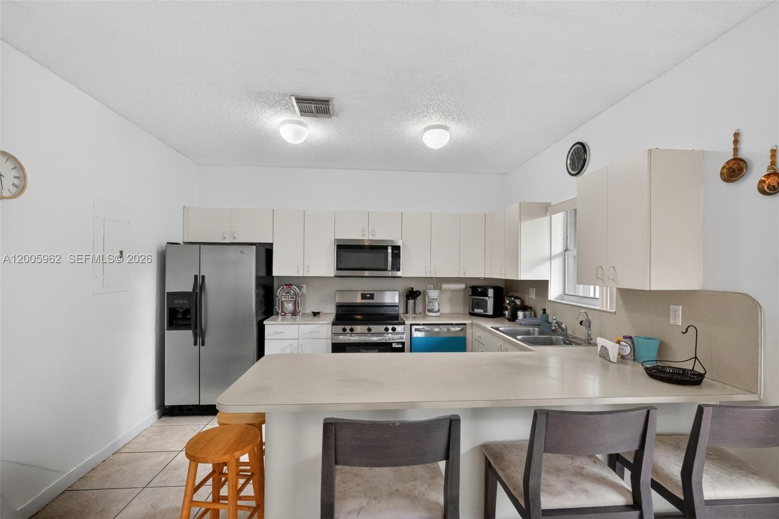 PASEOS AT MIAMI LAKES - Residential