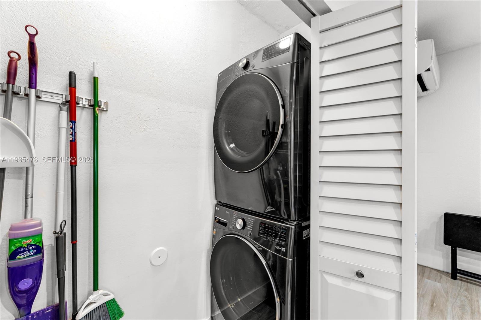 WESTBURY ESTATES - Residential