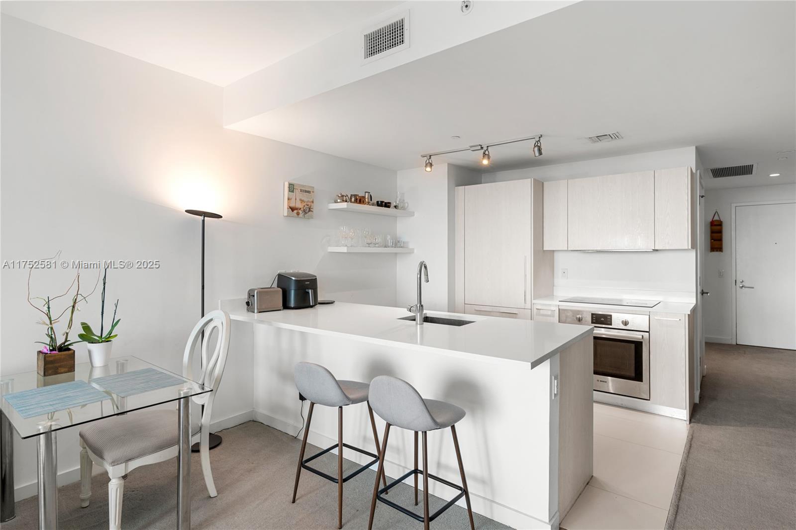 PARAISO BAYVIEWS CONDO - Residential