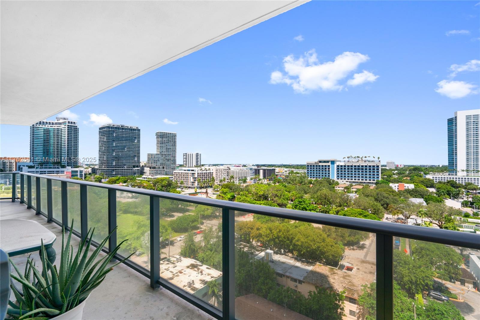 PARAISO BAYVIEWS CONDO - Residential