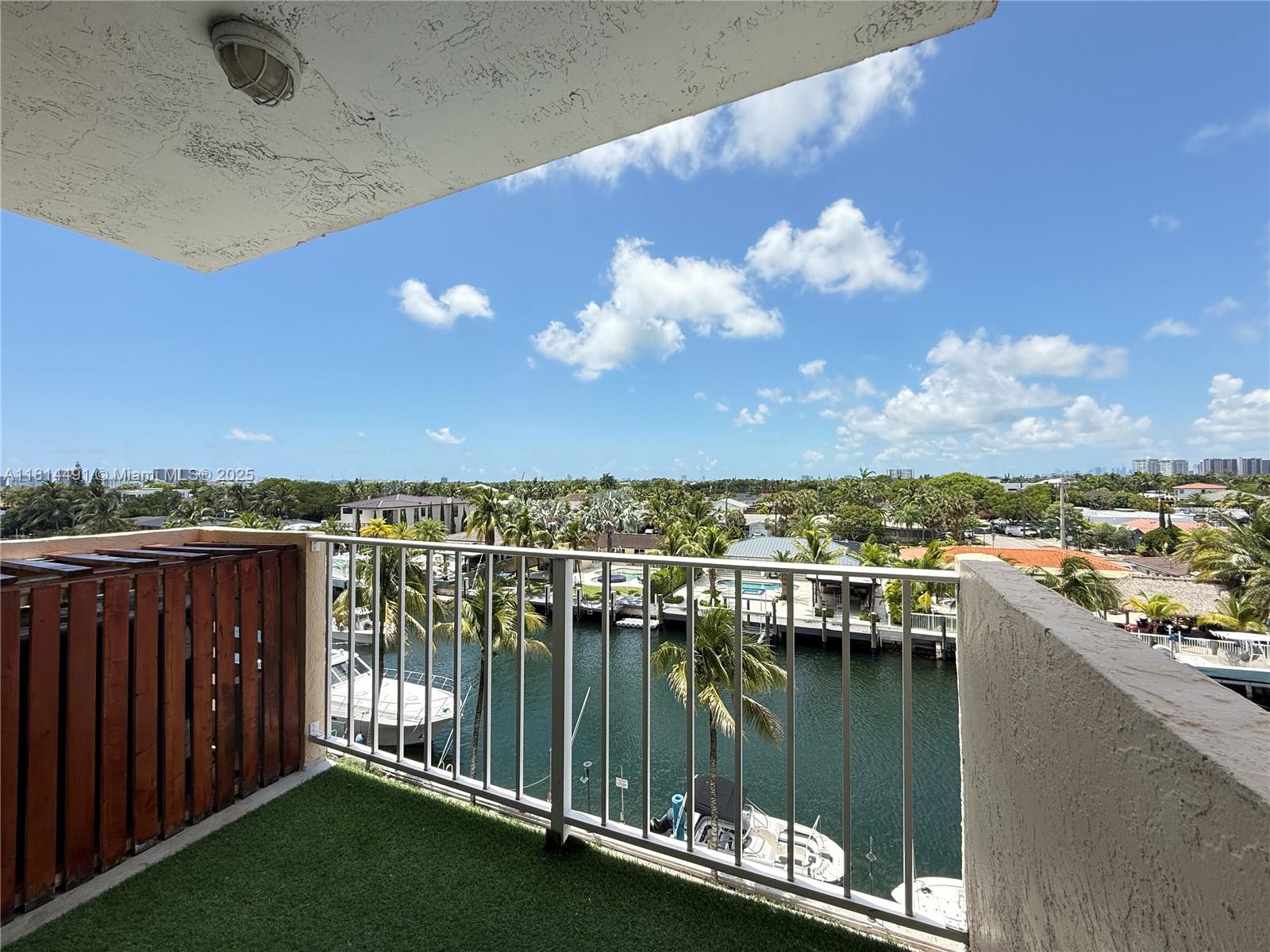 VECINO DEL MAR CONDO - Residential