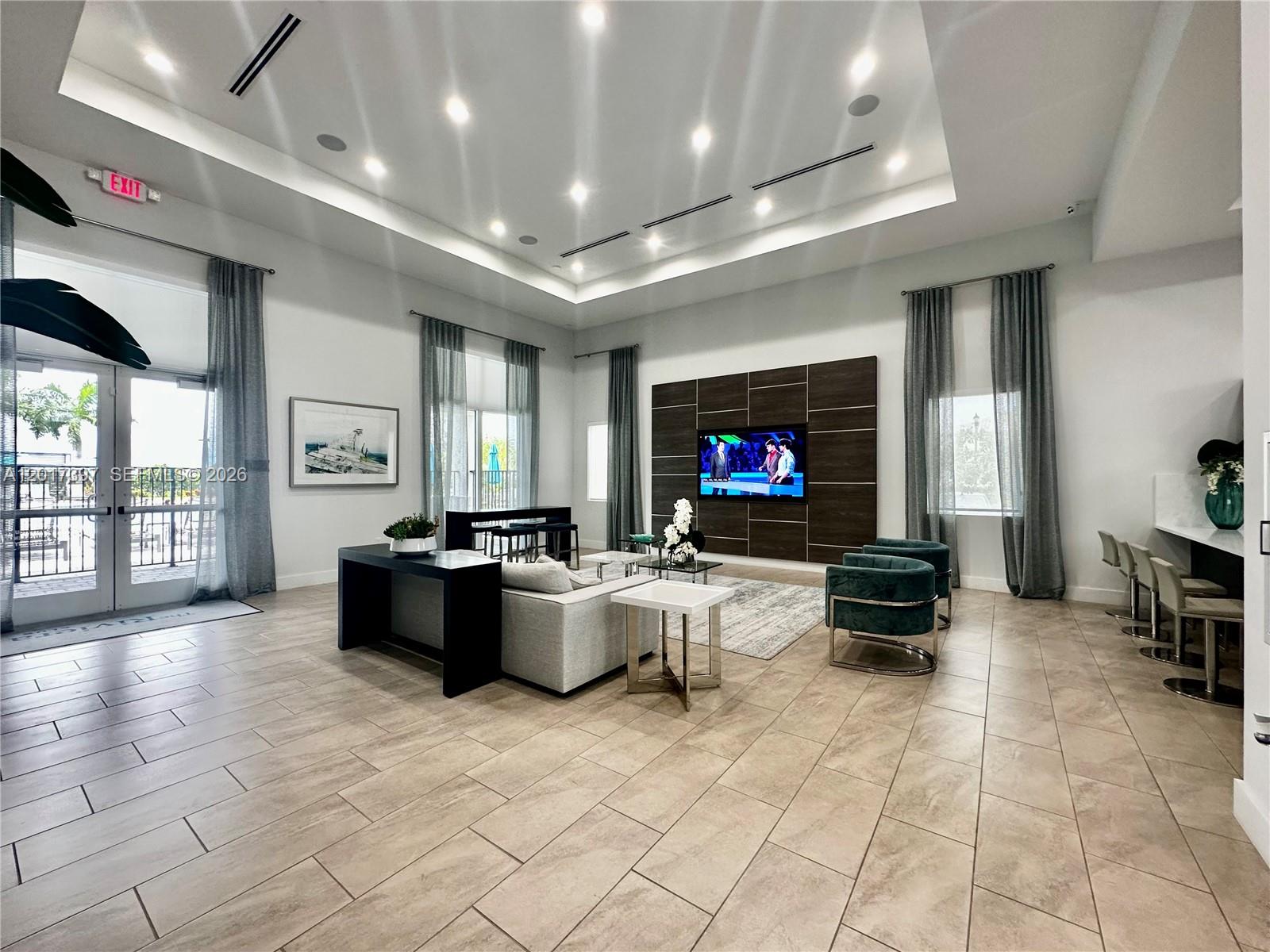 HOMESTEAD PARK OF COMMERC - Residential Lease