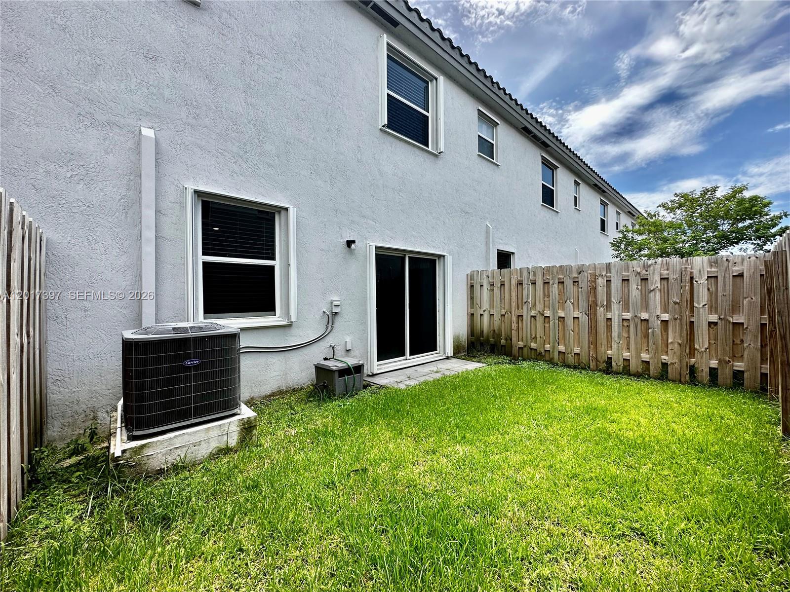 HOMESTEAD PARK OF COMMERC - Residential Lease