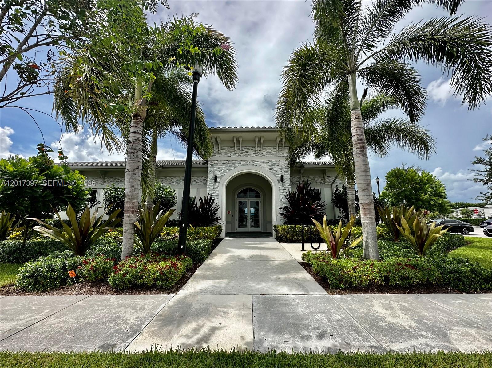 HOMESTEAD PARK OF COMMERC - Residential Lease