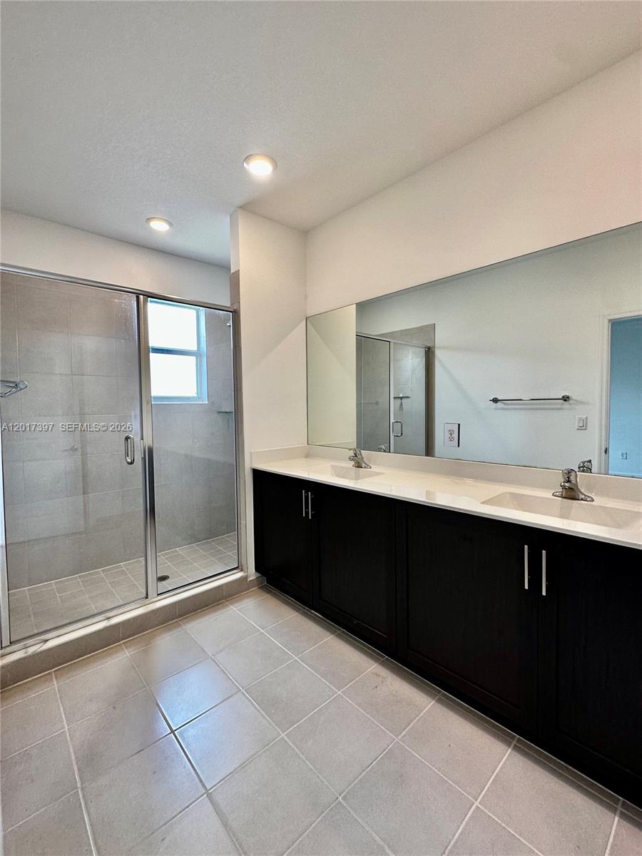 HOMESTEAD PARK OF COMMERC - Residential Lease