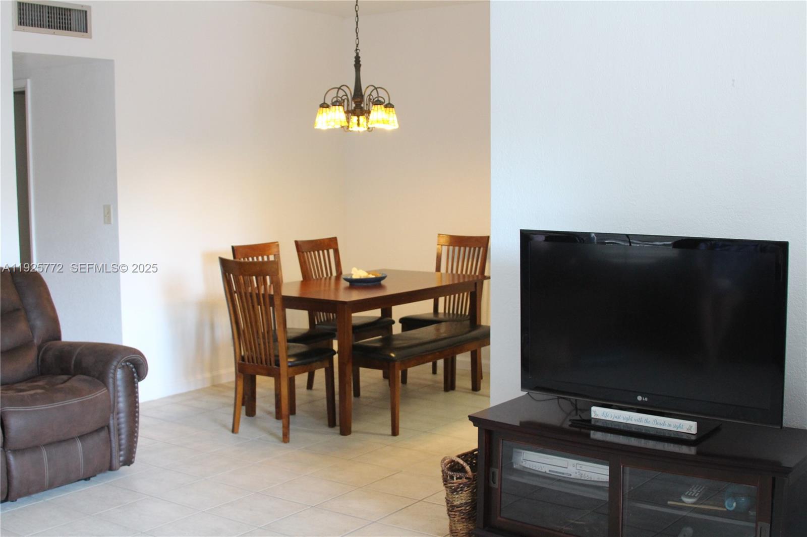 CROSSWINDS APTS INC CO-OP - Residential Lease