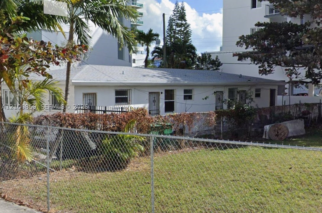 460 NE 29th Ter