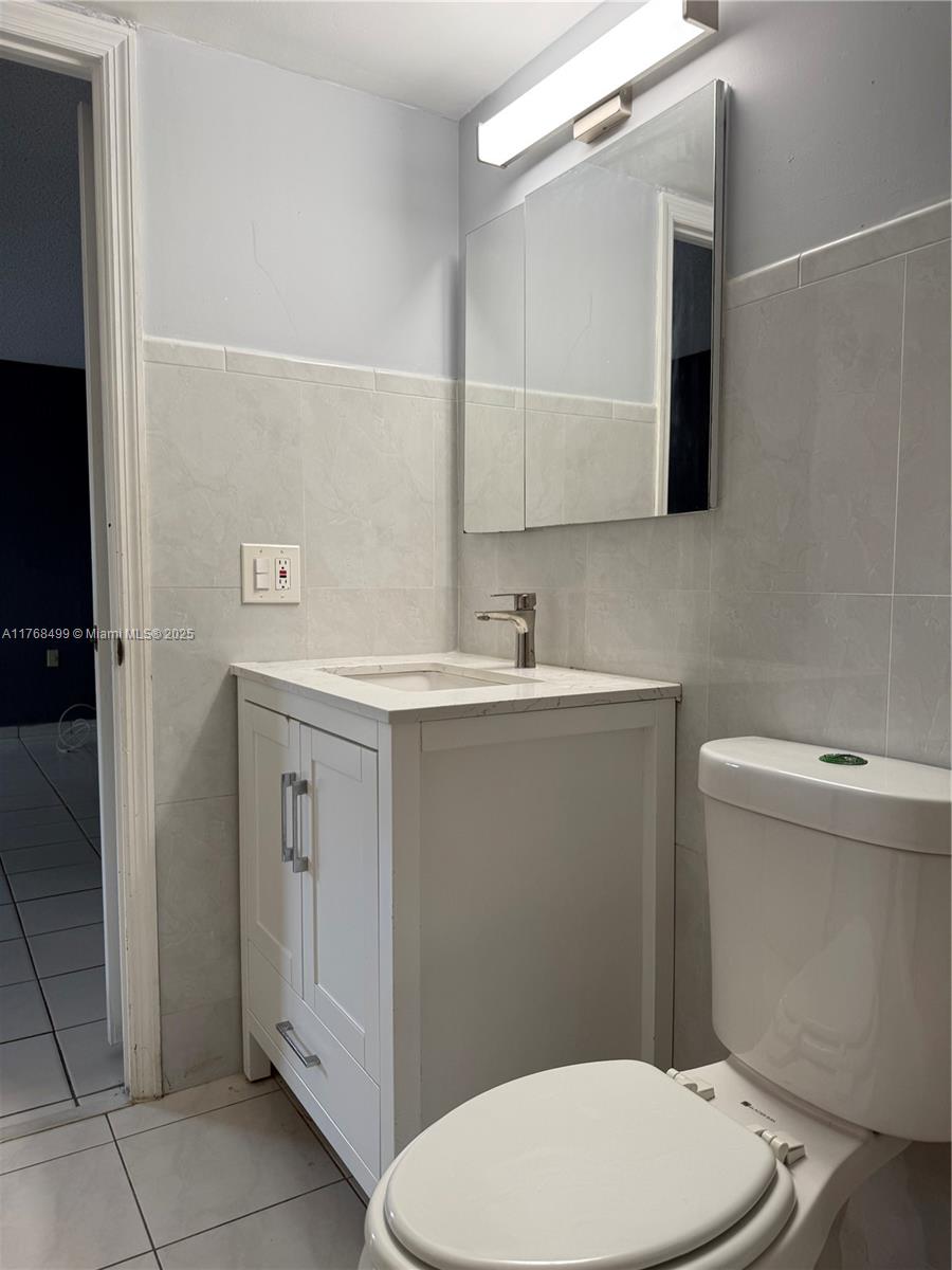 EL LAGO CONDO - Residential