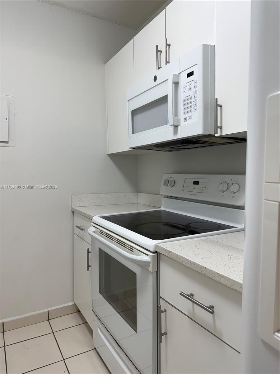 EL LAGO CONDO - Residential