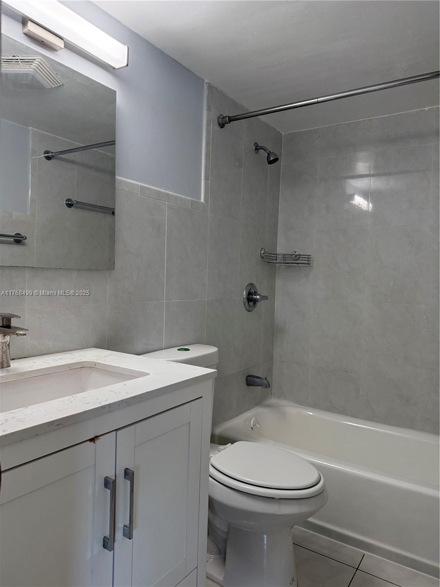 EL LAGO CONDO - Residential