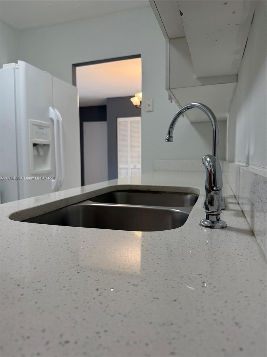 EL LAGO CONDO - Residential