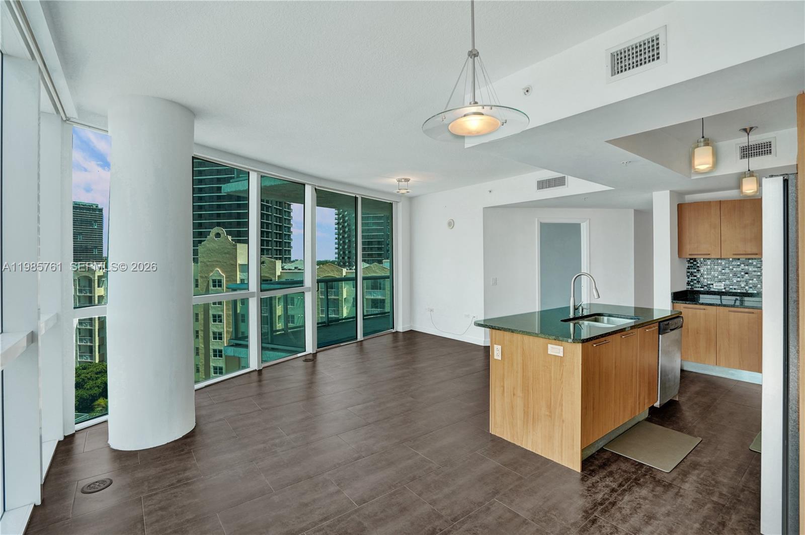 PLATINUM CONDO - Residential Lease