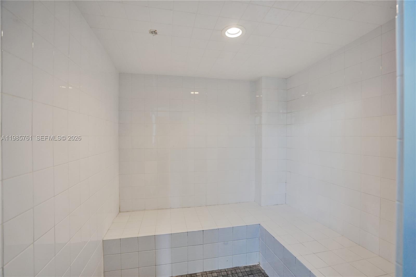 PLATINUM CONDO - Residential Lease