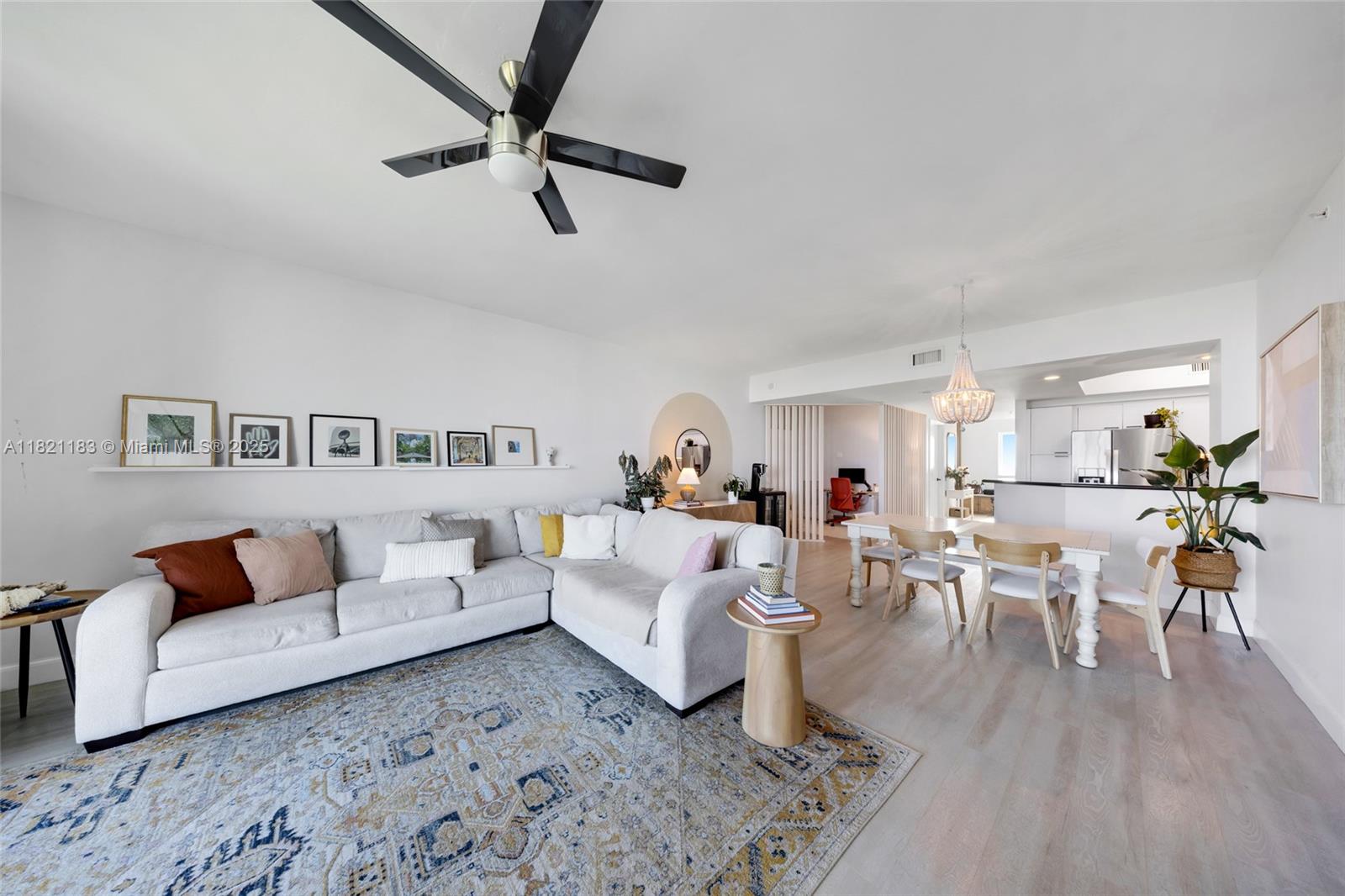 15051 Royal Oaks Ln 1901, North Miami, FL, 33181/$475,000 1 15051 Royal Oaks Ln 1901