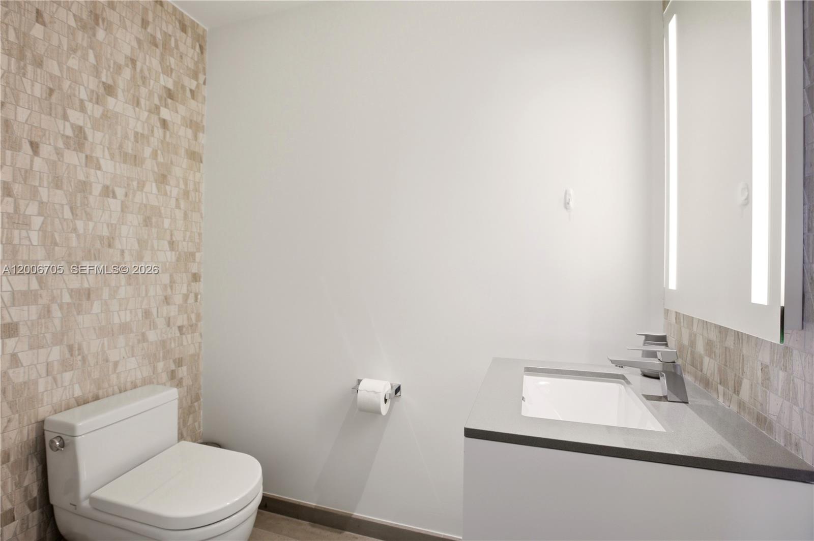 REACH CONDO - Residential