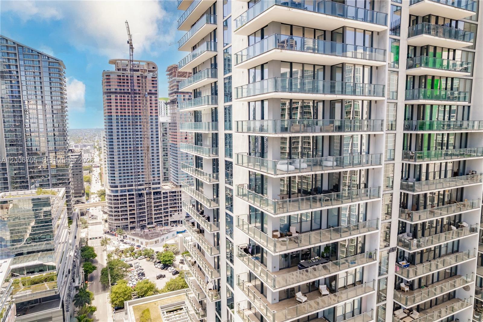 REACH CONDO - Residential