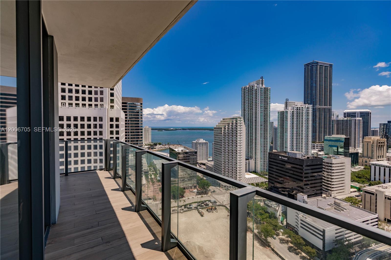 REACH CONDO - Residential