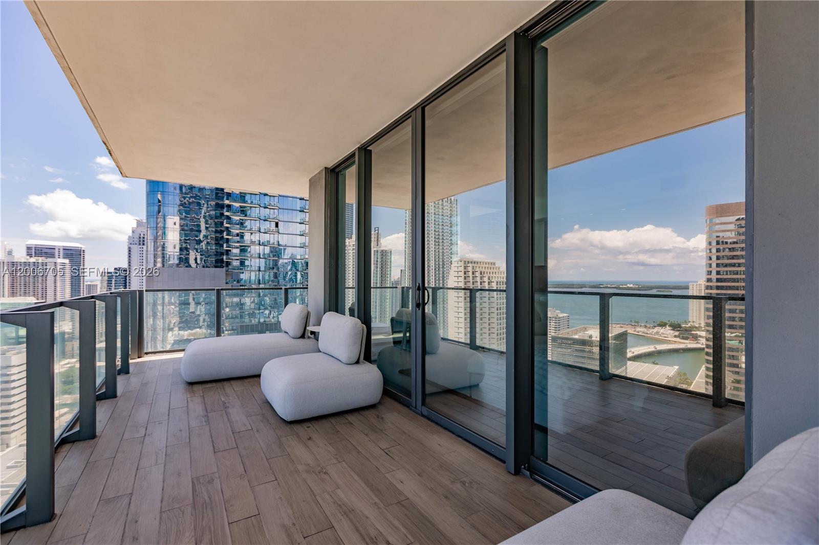 REACH CONDO - Residential
