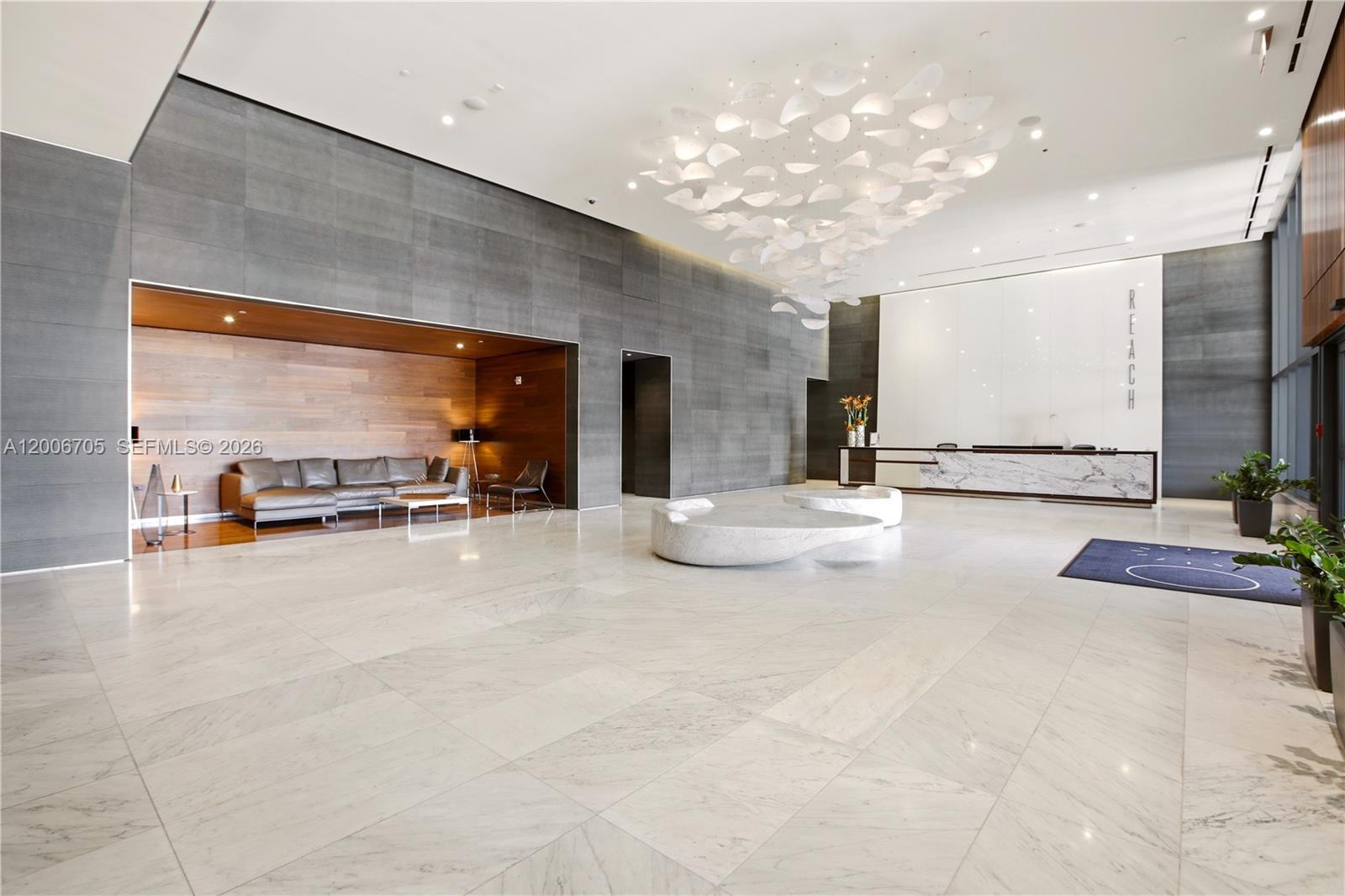 REACH CONDO - Residential