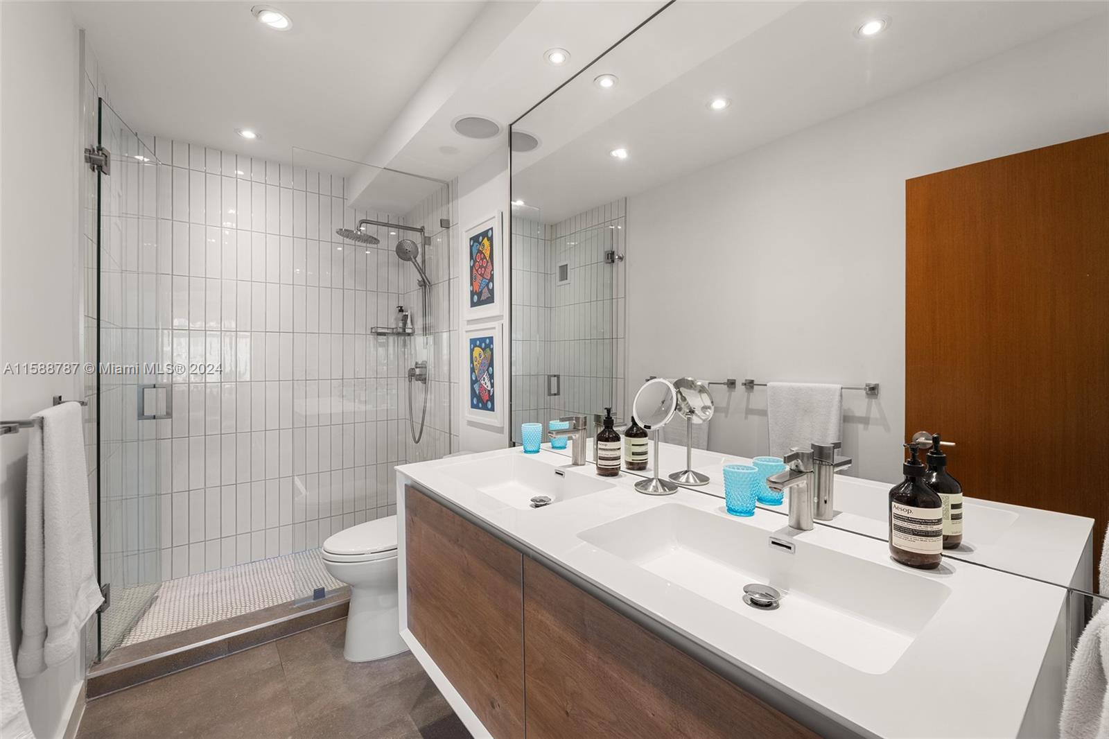 MIRADOR 1000 CONDO - Residential