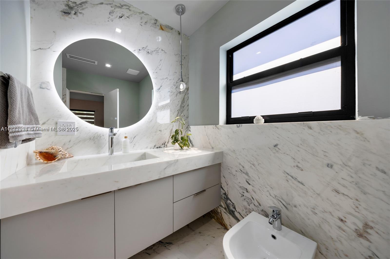 AMD PL BISCAYNE PINES - Residential Lease