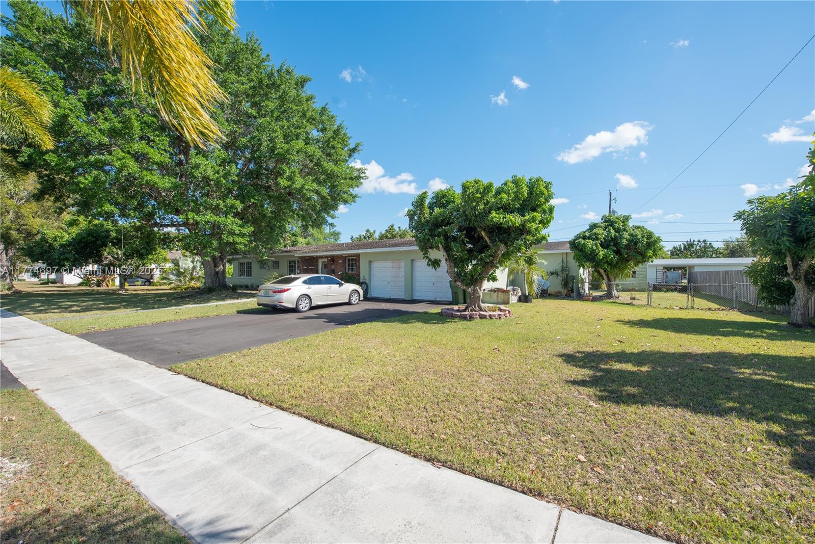 434 Nw 20th St, Homestead, Miami-Dade County, Florida - 4 Bedrooms  
3 Bathrooms - 