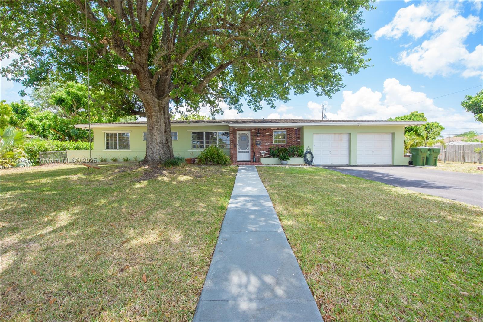434 Nw 20th St, Homestead, Miami-Dade County, Florida - 4 Bedrooms  
3 Bathrooms - 