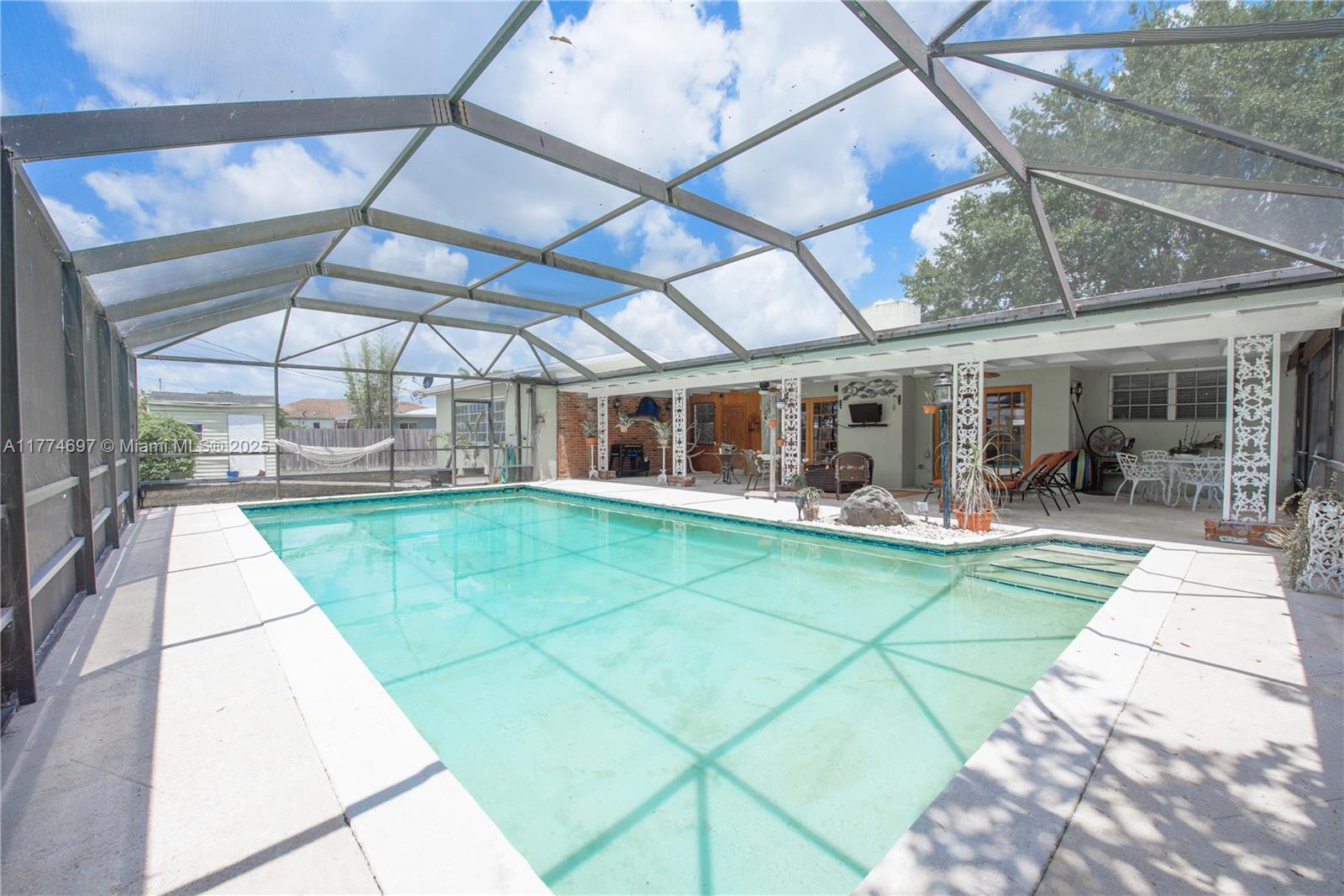 Property for Sale at 434 Nw 20th St, Homestead, Miami-Dade County, Florida - Bedrooms: 4 
Bathrooms: 3  - $749,000