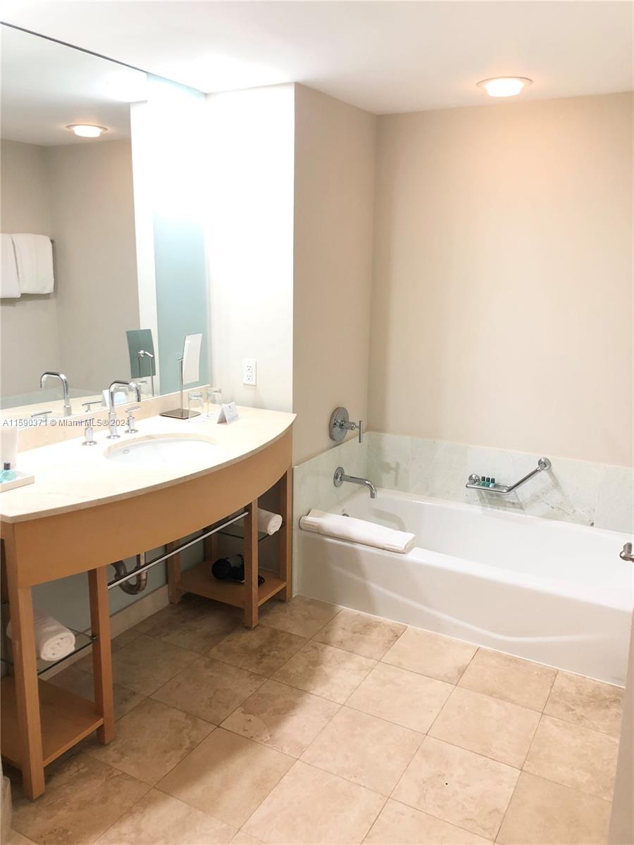 M RESORT RESIDENCES CONDO - Residential