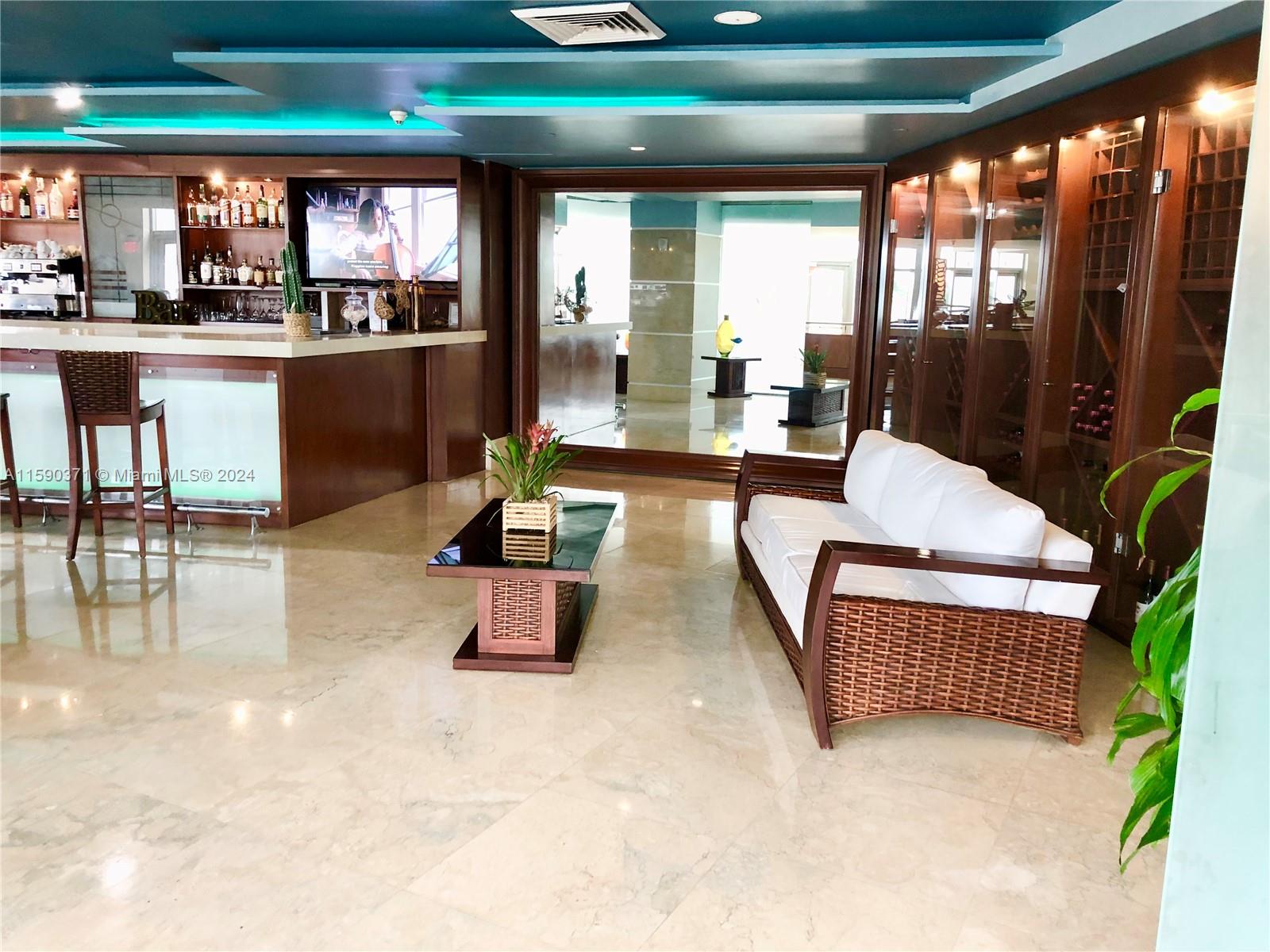 M RESORT RESIDENCES CONDO - Residential