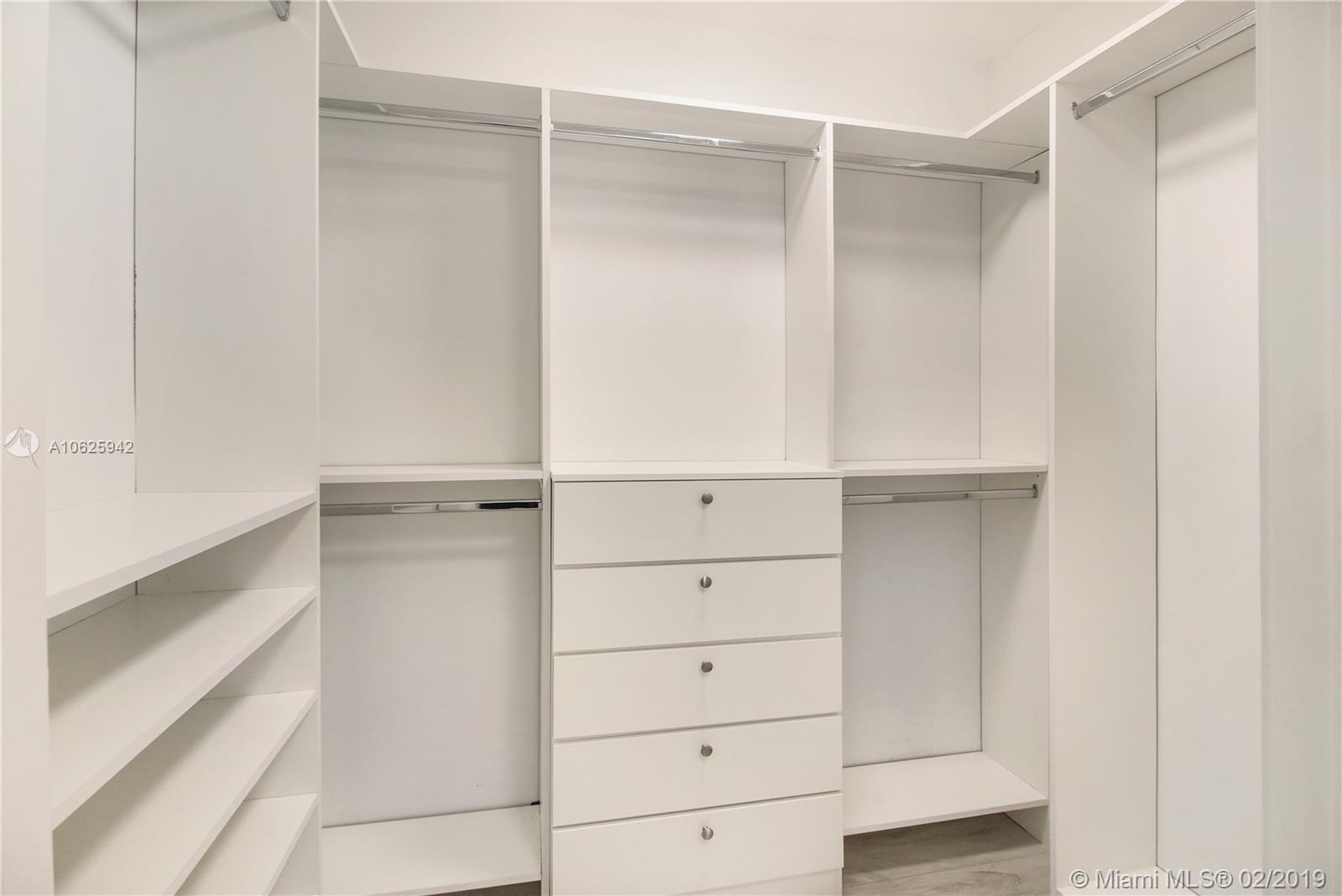 THE OAKS I CONDO - Residential Lease