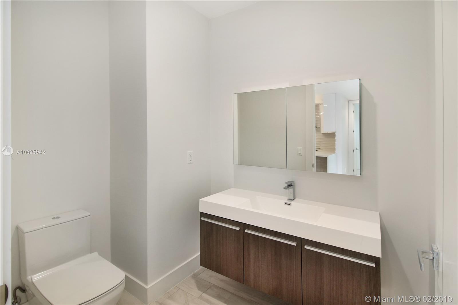 THE OAKS I CONDO - Residential Lease