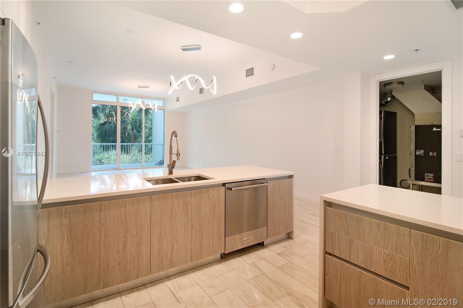 THE OAKS I CONDO - Residential Lease