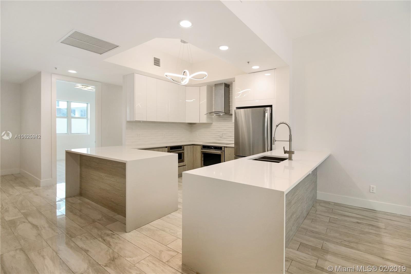 THE OAKS I CONDO - Residential Lease