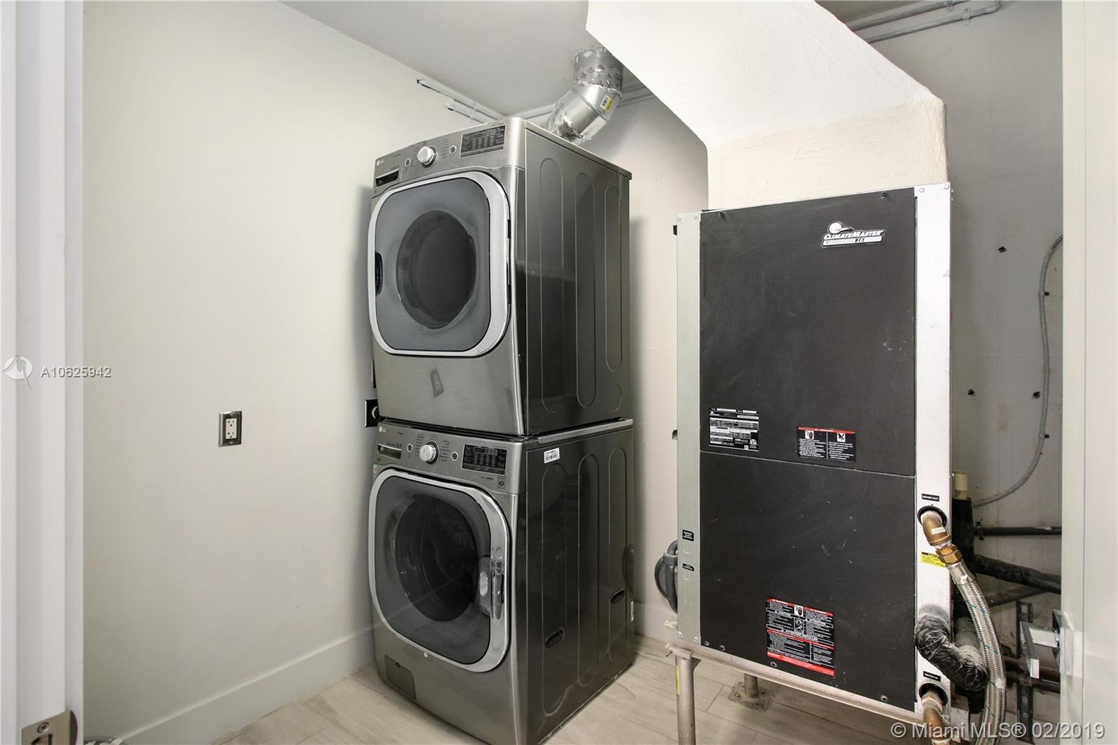 THE OAKS I CONDO - Residential Lease